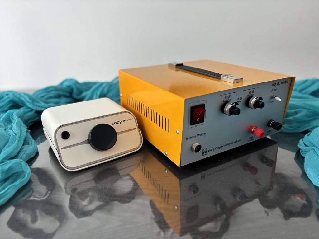Ding Xing Jewelry Machine next to Zapp Plus 2