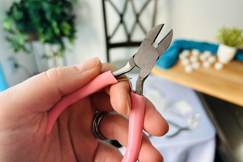 Trinity holding flush wire cutters