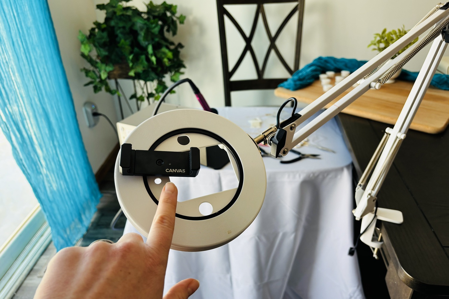 Canvas Lamp Review: Best Light for Permanent Jewelry Welding, image size:1500x1000